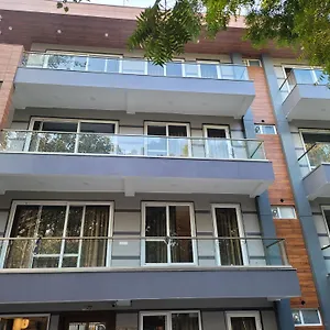 3* Guest house Jmd Residency